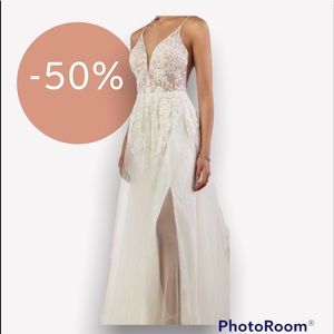 Essence of Australia Wedding Gown D2840 Size 14‎